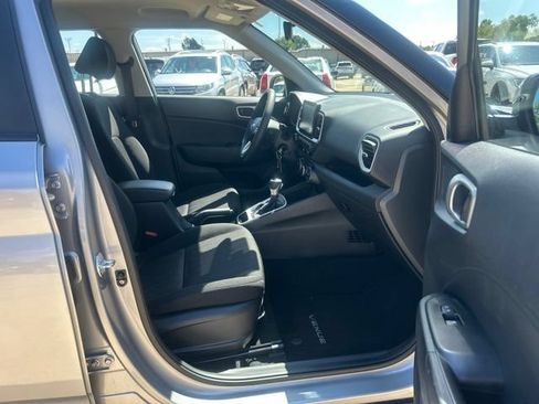 Used 2026 Hyundai Venue SE FWD image 23