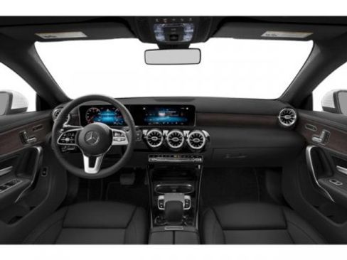Used 2022 Mercedes-Benz CLA 250 image 8