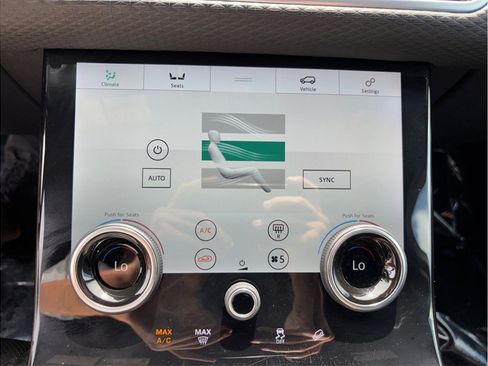 Used 2019 Land Rover Range Rover Velar R-Dynamic SE AWD/4WD image 32