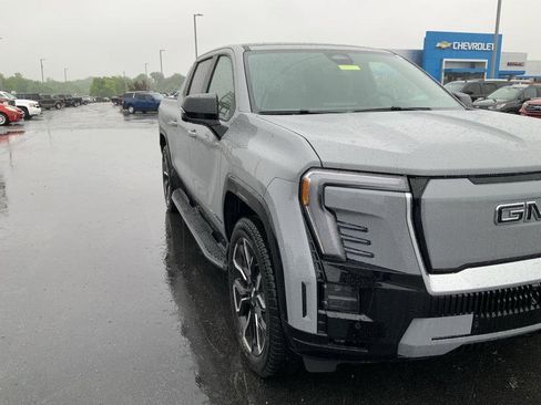 New 2025 GMC Sierra EV Denali image 19