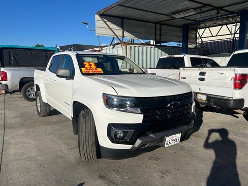 Used 2022 Chevrolet Colorado LT w/ LT Convenience Package image 2