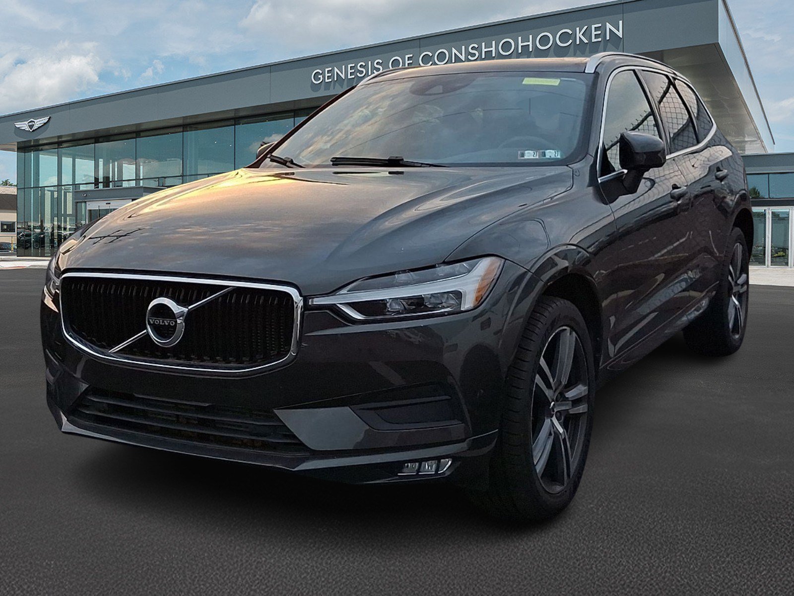 Used 2021 Volvo XC60 T5 Momentum w/ Protection Package Premier AWD/4WD image 1