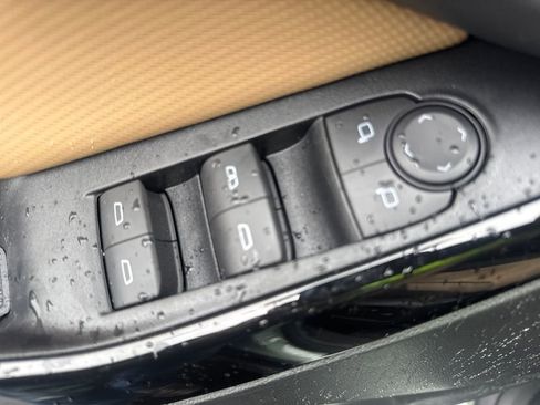 Used 2026 Chevrolet Equinox ACTIV w/ Safety and Technology Package FWD image 17