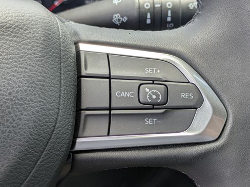 Used 2023 Jeep Compass Latitude AWD/4WD image 20