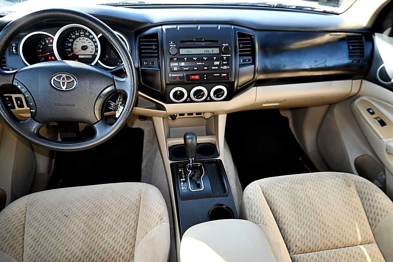 Used 2011 Toyota Tacoma PreRunner w/ Towing Pkg RWD image 11