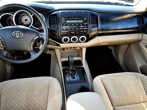 Used 2011 Toyota Tacoma PreRunner w/ Towing Pkg RWD image 11