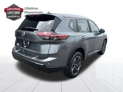 Certified 2026 Nissan Rogue SV w/ SV Premium Package FWD image 5