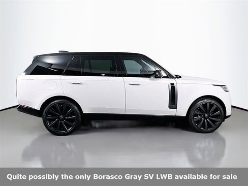 Used 2023 Land Rover Range Rover SV image 4
