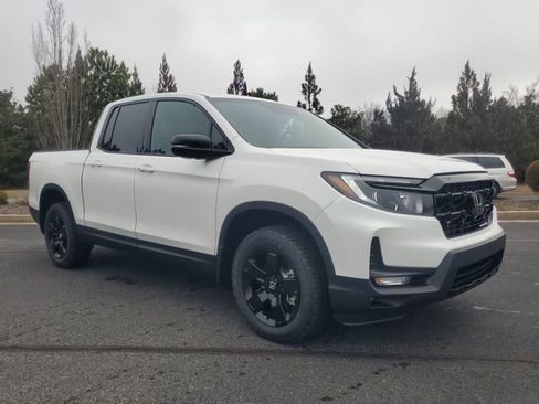 New 2026 Honda Ridgeline Black Edition image 3