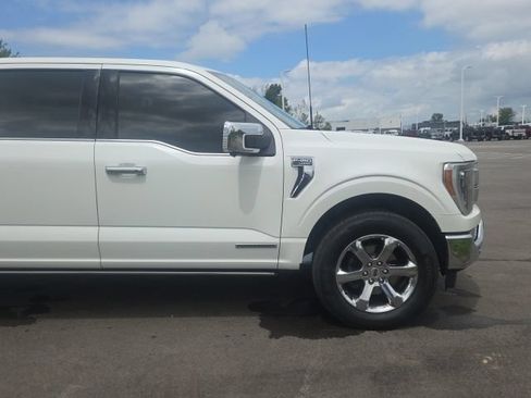 Used 2022 Ford F150 Lariat w/ Equipment Group 502A High AWD/4WD image 4