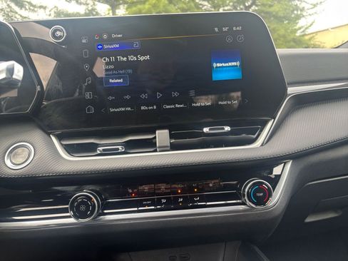 Used 2025 Chevrolet Equinox LT FWD image 20