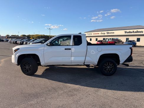 Used 2024 Toyota Tacoma SR image 2