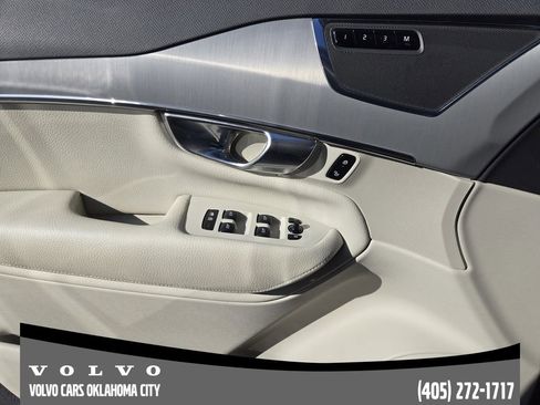 Certified 2022 Volvo XC90 T5 Momentum w/ Protection Package Premier image 22