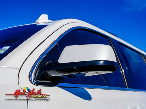 Used 2020 GMC Yukon Denali w/ Denali Premium Package image 3