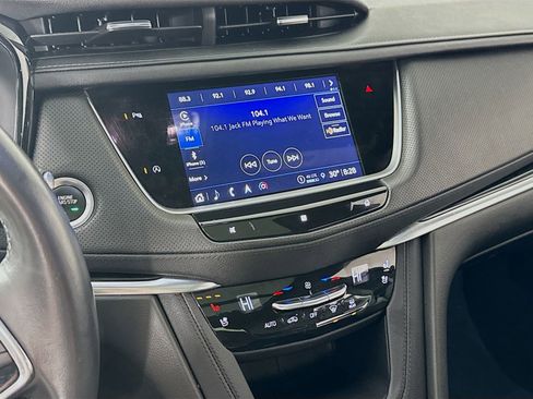 Used 2021 Cadillac XT5 Premium Luxury image 16