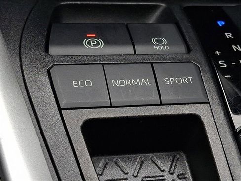 Used 2019 Toyota RAV4 XLE image 24