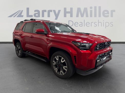 Certified 2025 Toyota 4Runner TRD Sport Premium w/ Tow Technology Package AWD/4WD image 7