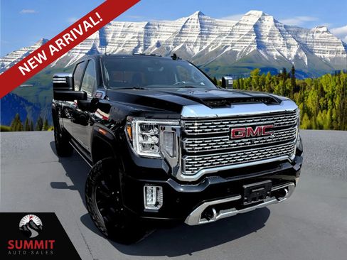 Used 2022 GMC Sierra 2500 Denali w/ Denali Black Diamond Edition AWD/4WD image 1