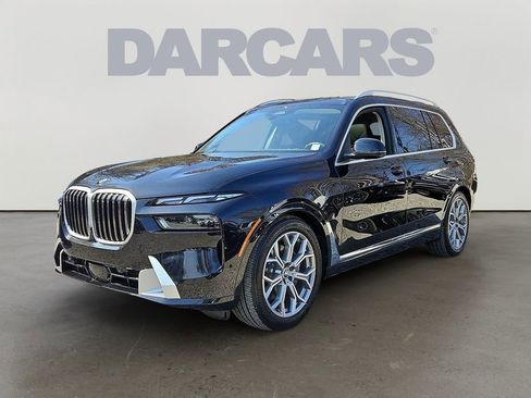 Used 2025 BMW X7 xDrive40i w/ Premium Package image 3