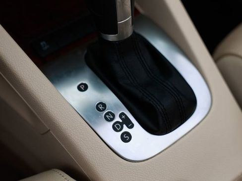 Used 2012 Volkswagen Eos Executive image 40