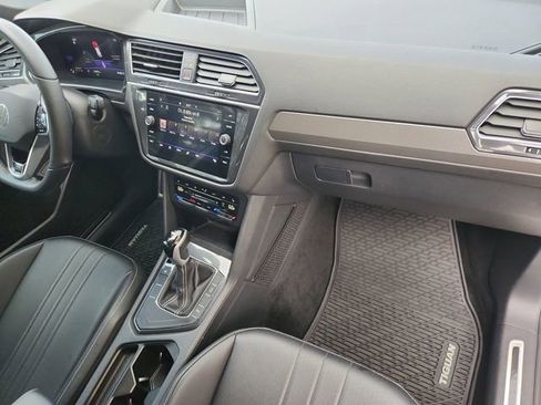 Used 2024 Volkswagen Tiguan SE R-Line image 28