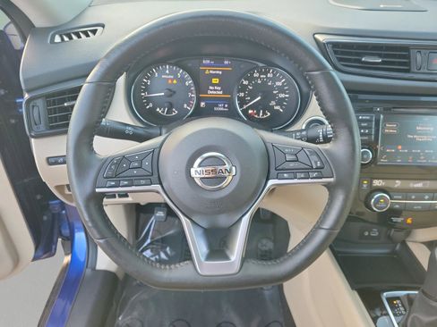 Used 2018 Nissan Rogue SV w/ Sun & Sound Touring Package image 24