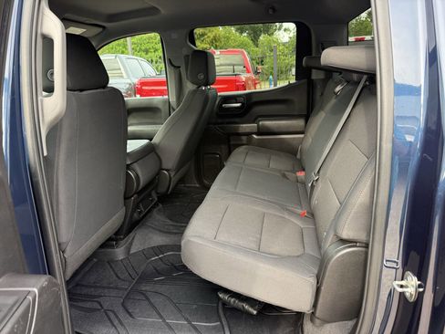 Used 2020 Chevrolet Silverado 1500 Custom w/ Custom Value Package RWD image 13
