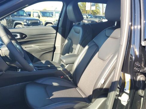 New 2026 Jeep Compass Latitude image 18