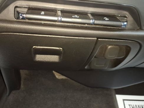 Used 2018 Chevrolet Silverado 1500 LT w/ All Star Edition AWD/4WD image 24