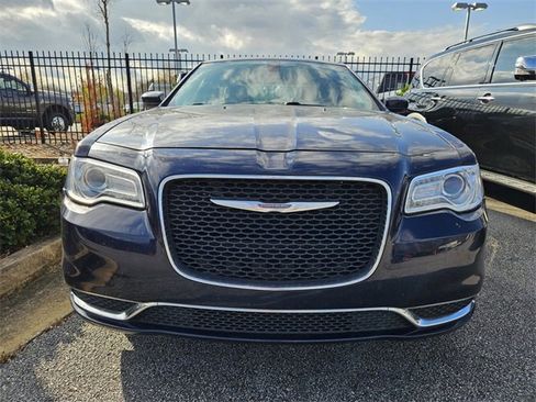 Used 2016 Chrysler 300 Limited image 2