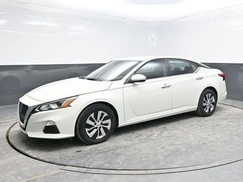 Used 2021 Nissan Altima 2.5 S image 3