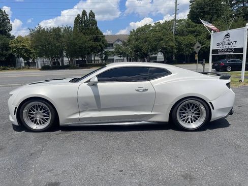 Used 2017 Chevrolet Camaro SS RWD image 3