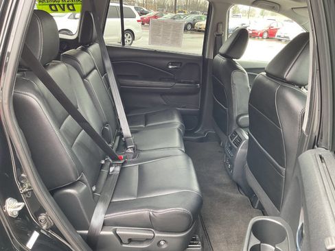 Used 2016 Honda Pilot Touring image 40
