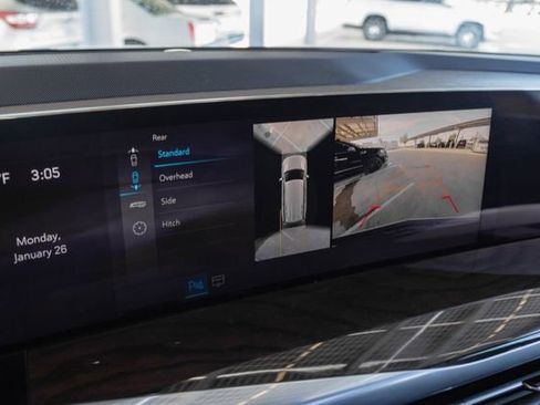 Used 2025 Cadillac Escalade Premium Luxury Platinum image 19