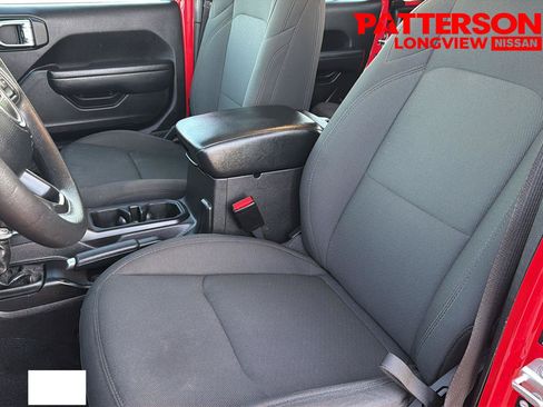 Used 2023 Jeep Gladiator Sport AWD/4WD image 7