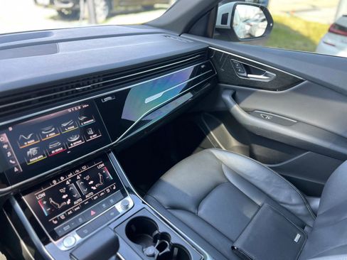 Used 2019 Audi Q8 Premium Plus image 34