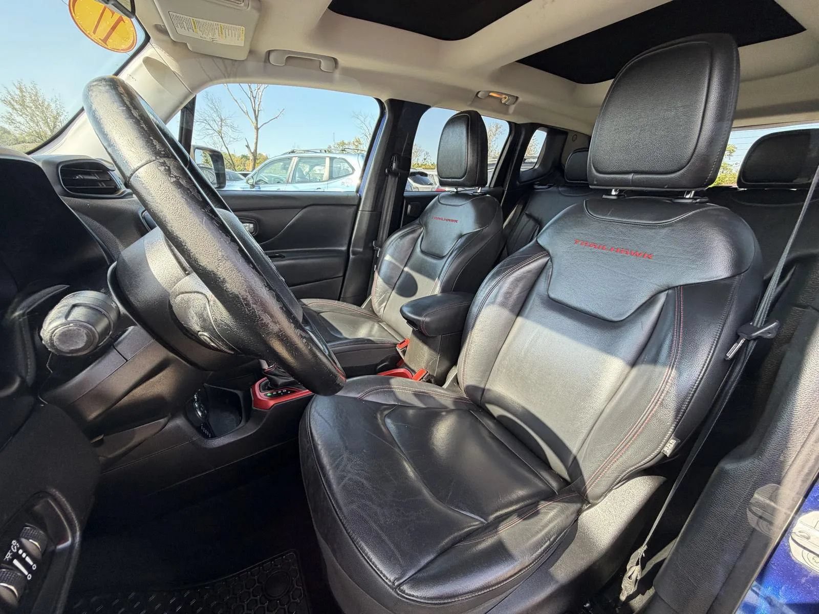 Used 2017 Jeep Renegade Trailhawk w/ Premium Trailhawk Package AWD/4WD image 14