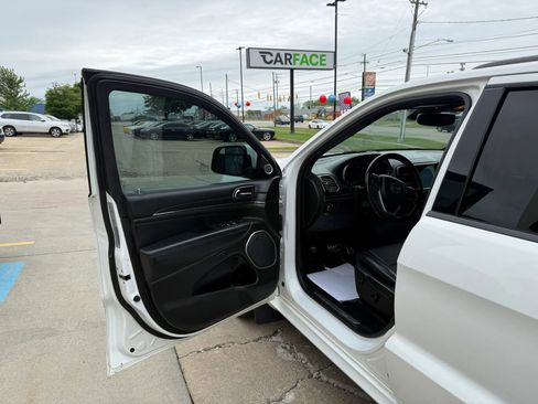 Used 2020 Jeep Grand Cherokee High Altitude AWD/4WD image 19