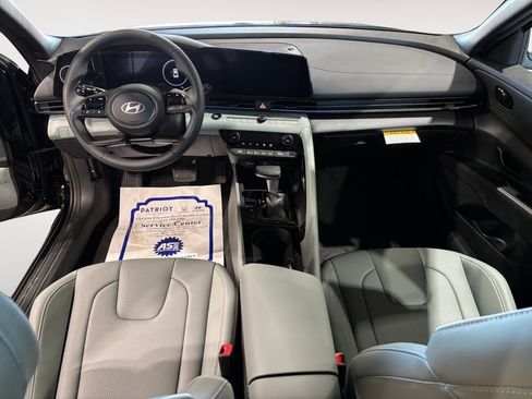 New 2025 Hyundai Elantra Limited image 14