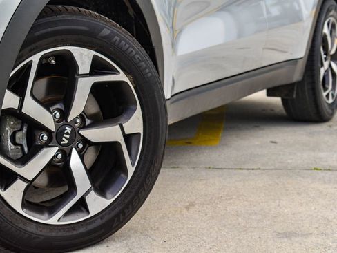 Used 2022 Kia Sportage LX image 4