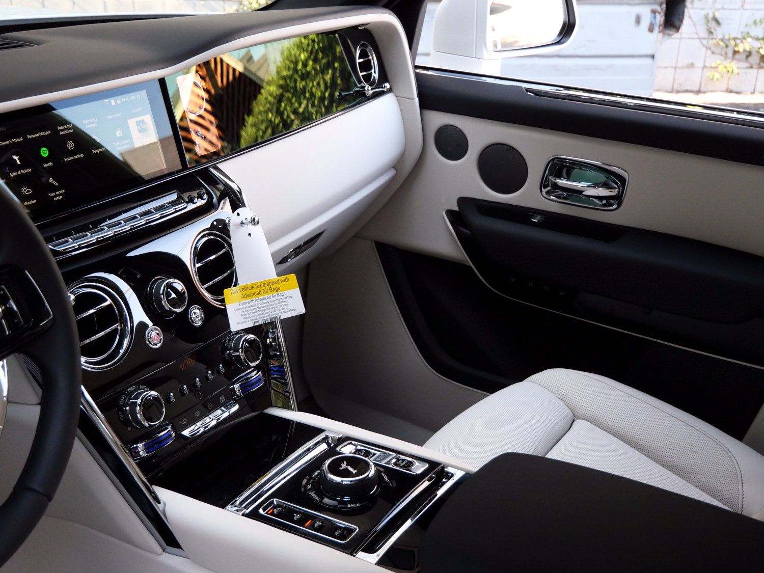 Certified 2025 Rolls-Royce Cullinan AWD/4WD image 23