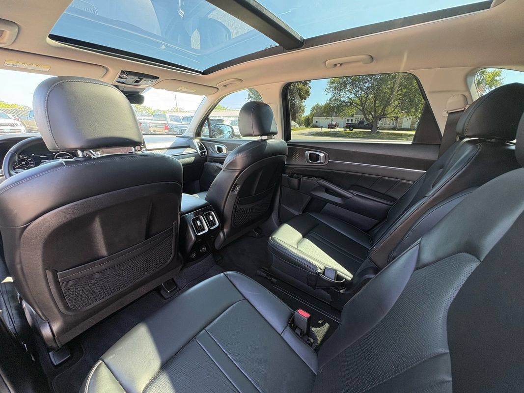 Used 2023 Kia Sorento SX AWD/4WD image 27