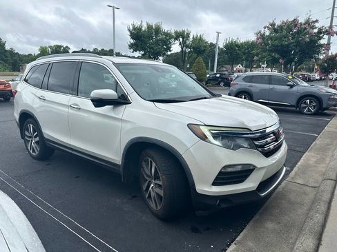 Used 2016 Honda Pilot Touring image 3
