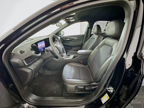 Used 2025 Buick Envista Preferred image 13