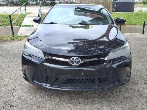 Used 2017 Toyota Camry XSE image 2