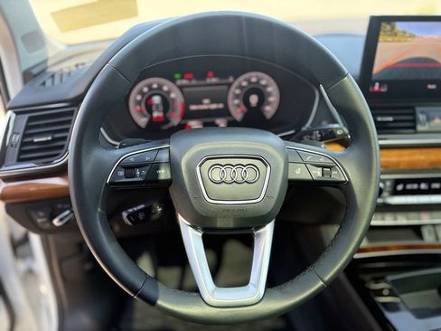Used 2023 Audi Q5 2.0T Premium Plus w/ Premium Plus Package AWD/4WD image 12