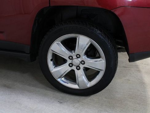 Used 2016 Jeep Compass Latitude image 27