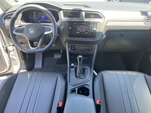 Used 2023 Volkswagen Tiguan SE FWD image 20