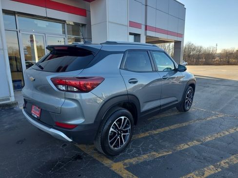 Used 2024 Chevrolet TrailBlazer LT image 3