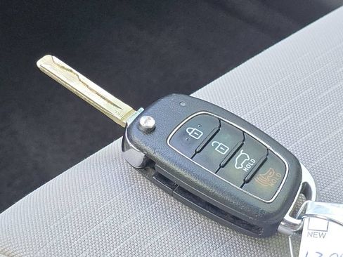 Used 2020 Hyundai Tucson SE AWD/4WD image 31